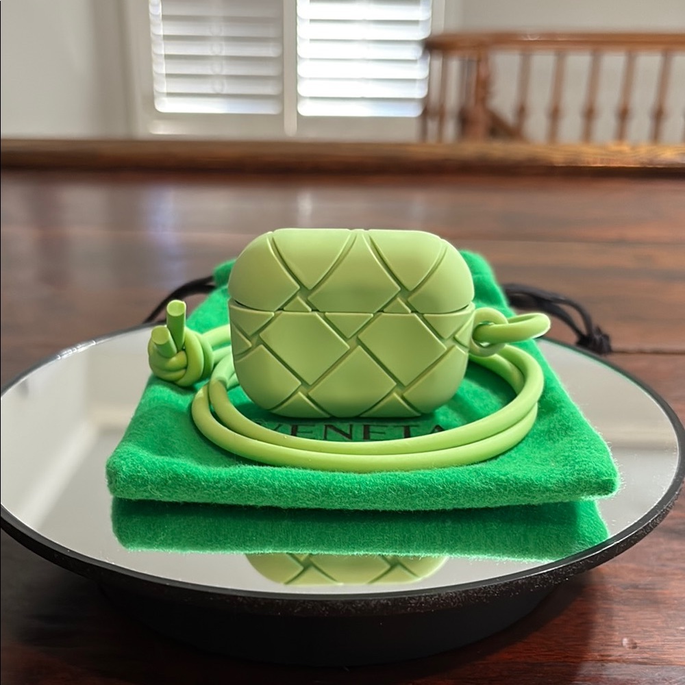 BOTTEGA VENETA Quilted AirPods Case with Strap
